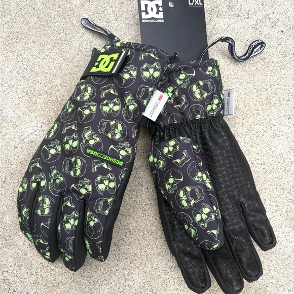 DC Shoes Skull Snow Winter Gloves - Picture 5 of 11